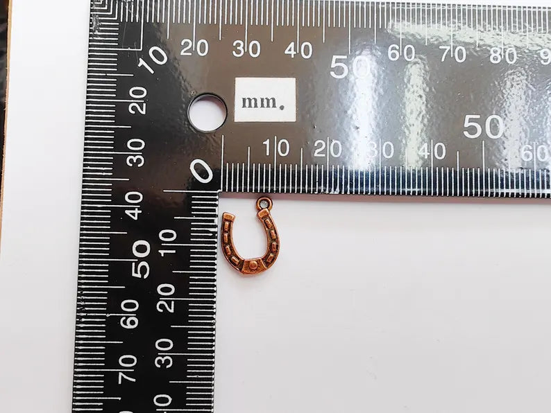 10 Horseshoe charms Antique copper plated charms (15x12mm) G37149