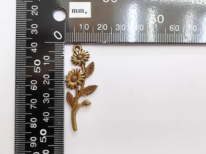 Flower Branch Pendant, Botanical Charm, Daisy Floral Necklace Supply, Nature Inspired Jewelry Making, Antique Bronze Plated 46x17mm G37150