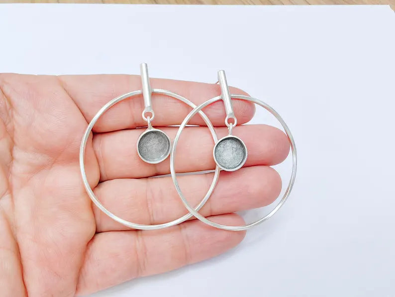 Minimalist Circle Drop Earrings, Antique Silver Plated Geometric Hoops with Small Bezel Charm, Modern Lightweight Jewelry 12mm blank G37154