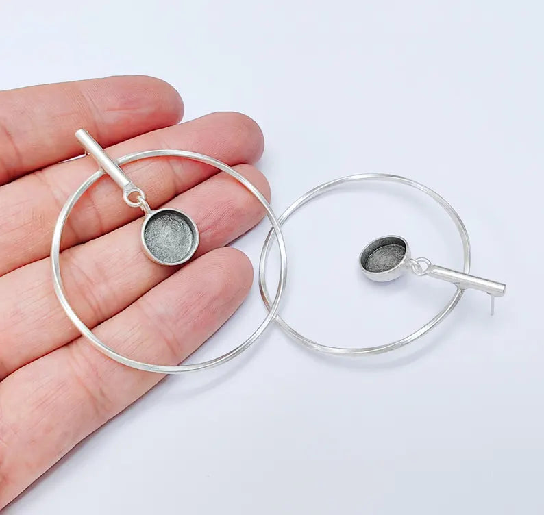 Minimalist Circle Drop Earrings, Antique Silver Plated Geometric Hoops with Small Bezel Charm, Modern Lightweight Jewelry 12mm blank G37154