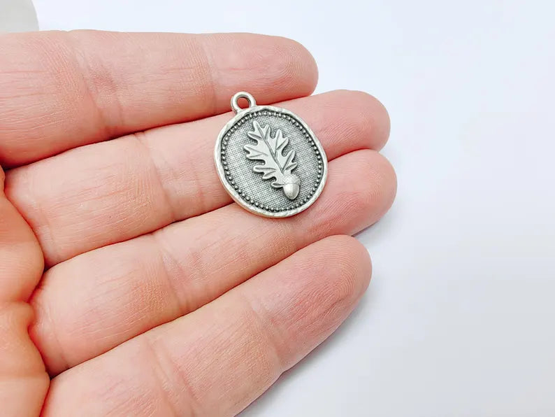 Oak Leaf and Acorn Charm Pendant, Forest Nature Charm, Botanical Jewelry Supply, Rustic Earring Charms, Antique Silver Plated 27x22mm G37160