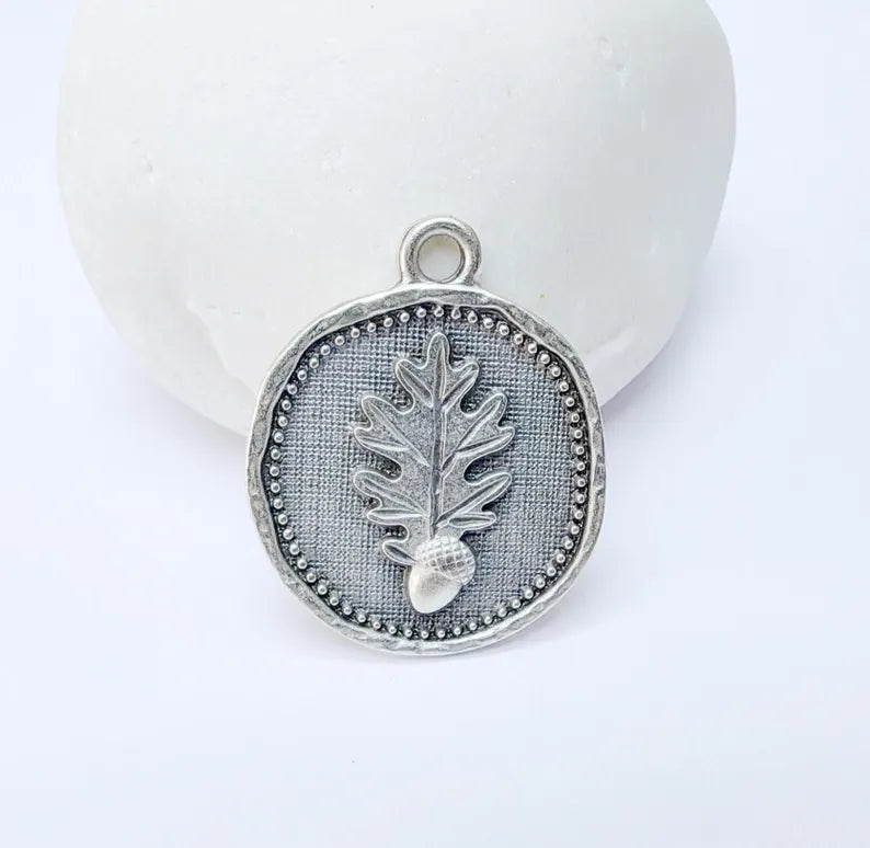Oak Leaf and Acorn Charm Pendant, Forest Nature Charm, Botanical Jewelry Supply, Rustic Earring Charms, Antique Silver Plated 27x22mm G37160
