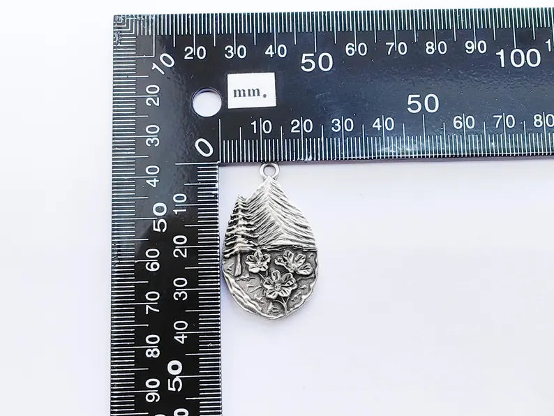 Mountain Flower Pendant, Nature Boho Charm, Rustic Outdoor Necklace, Wildflower Adventure, Antique Silver Plated Zamac 39x23mm G37161