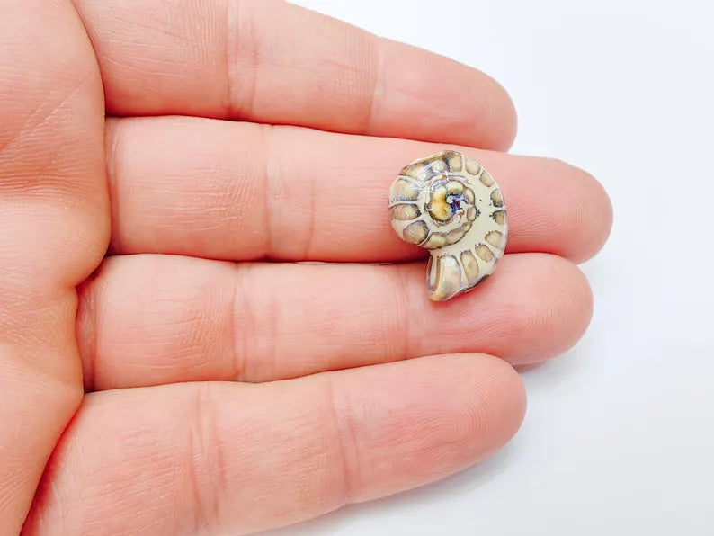 Brown Porcelain Nautilus Beads, Ceramic Shell Bead, Summer Sea Bead, Ocean Jewelry Supply, Beach Theme Beads, Ammonite Beads 20x16mm G37168