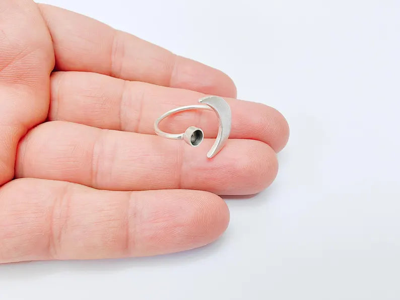 Crescent Ring Settings, Moon Ring Bezels, Resin Blanks, Cabochon Frames Bases, Mosaic Mountings, Antique Silver Plated Brass (4mm) G37169