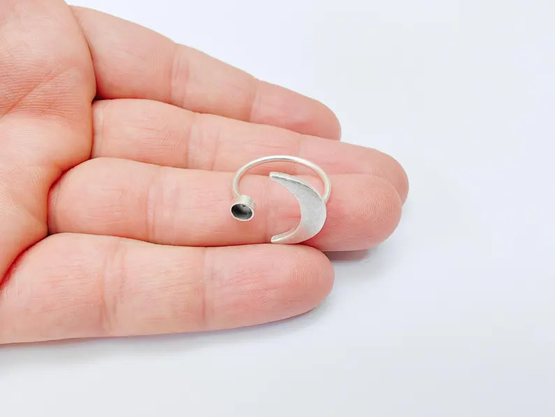 Crescent Ring Settings, Moon Ring Bezels, Resin Blanks, Cabochon Frames Bases, Mosaic Mountings, Antique Silver Plated Brass (4mm) G37169