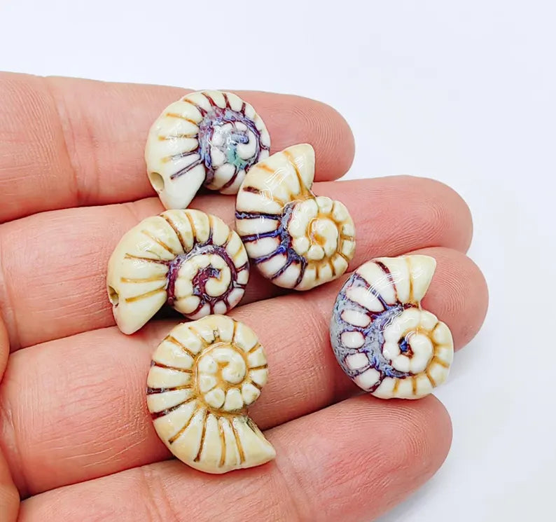 Beige Porcelain Nautilus Beads, Ceramic Shell Bead, Summer Sea Bead, Ocean Jewelry Supply, Beach Theme Beads, Ammonite Beads 20x16mm G37170