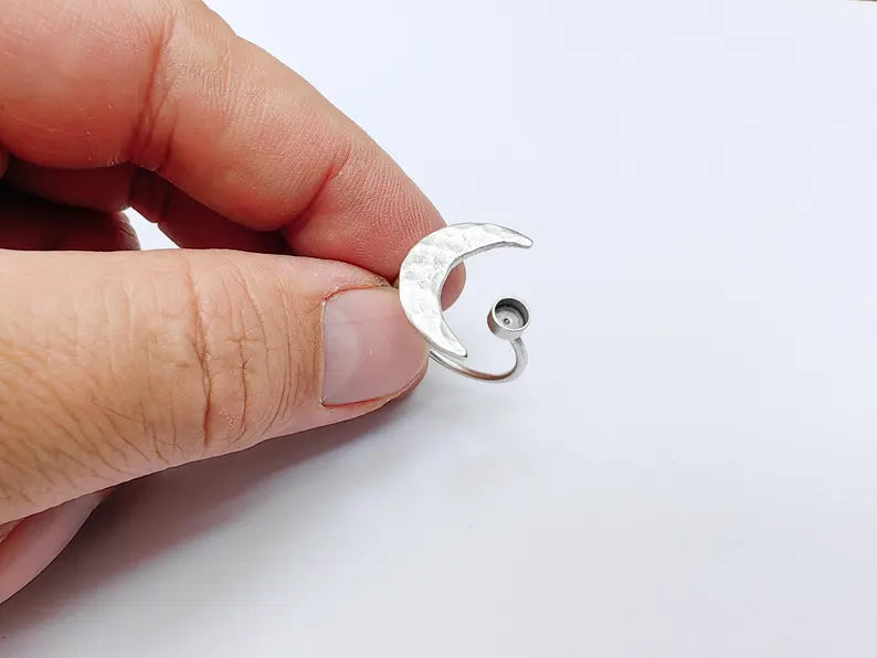 Hammered Crescent Ring Settings, Moon Ring Bezels, Resin Blanks, Cabochon Frames Base Mountings, Antique Silver Plated Brass (4mm) G37172
