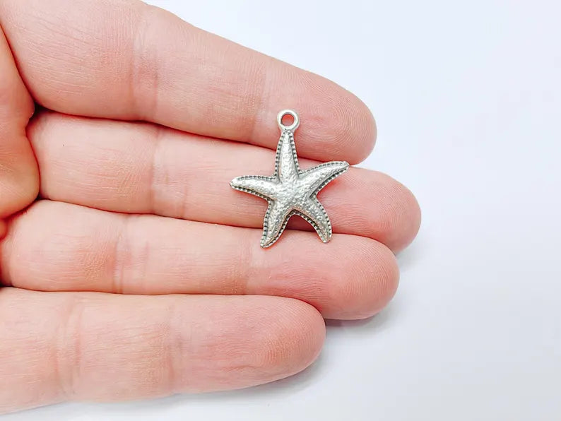 5 Starfish Charm, Silver Sea Star Pendant, Nautical Boho Beach Jewelry Supply, Ocean Theme Pendant, Antique Silver Plated 26x23mm G37183