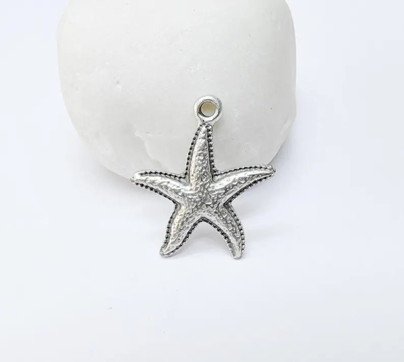 5 Starfish Charm, Silver Sea Star Pendant, Nautical Boho Beach Jewelry Supply, Ocean Theme Pendant, Antique Silver Plated 26x23mm G37183