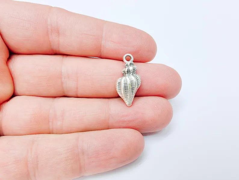 4 Conch Shell Charm Pendant, Sea Shell Beach Jewelry Supply, Ocean Boho Charm, Marine Nautical Pendant, Antique Silver Plated 23x10mm G37180