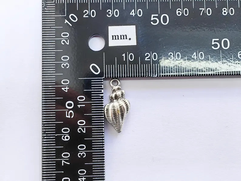 4 Conch Shell Charm Pendant, Sea Shell Beach Jewelry Supply, Ocean Boho Charm, Marine Nautical Pendant, Antique Silver Plated 23x10mm G37180