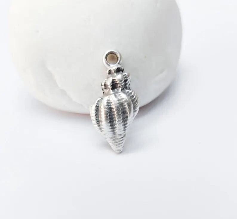4 Conch Shell Charm Pendant, Sea Shell Beach Jewelry Supply, Ocean Boho Charm, Marine Nautical Pendant, Antique Silver Plated 23x10mm G37180