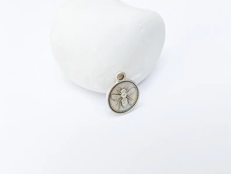 5 Bee Charms, Double Sided Pendant, Reversible Earring Charm, Boho Bracelet Charms, Nature Insect Charm, Antique Silver Plated 17x13mm G37207