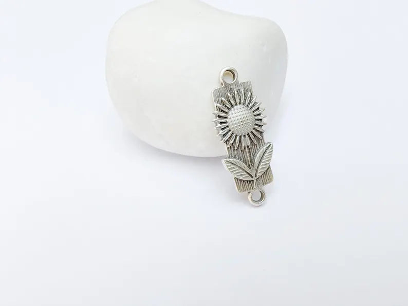 2 Sunflower Charm Connector , Floral Pendant, Herb Earring Charms, Sunflower Dangle Necklace Part, Antique Silver Plated 32x12mm G37212