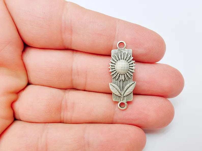 2 Sunflower Charm Connector , Floral Pendant, Herb Earring Charms, Sunflower Dangle Necklace Part, Antique Silver Plated 32x12mm G37212