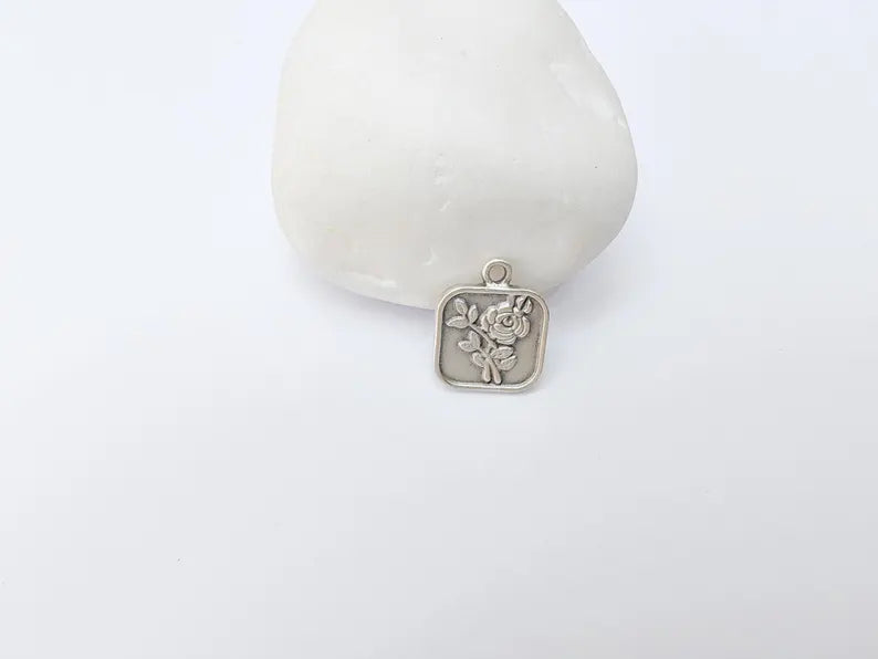 4 Rose Square Charm, Embossed Flower Pendant, Floral Oval Tag for Bracelet or Necklace, Romantic Jewelry, Antique Silver Plated 18x14mm G37214