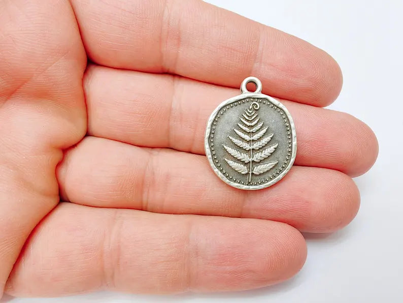 Fern Leaf Pendant Charm, Oval Oval Jewelry, Nature Plant Medallion Necklace, Forest Leaf Earring, Antique Silver Plated 27x22mm G37216