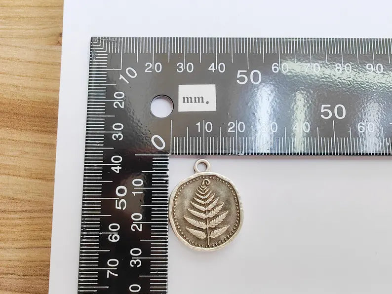 Fern Leaf Pendant Charm, Oval Oval Jewelry, Nature Plant Medallion Necklace, Forest Leaf Earring, Antique Silver Plated 27x22mm G37216