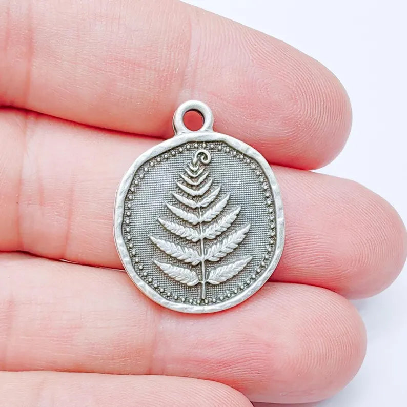 Fern Leaf Pendant Charm, Oval Oval Jewelry, Nature Plant Medallion Necklace, Forest Leaf Earring, Antique Silver Plated 27x22mm G37216
