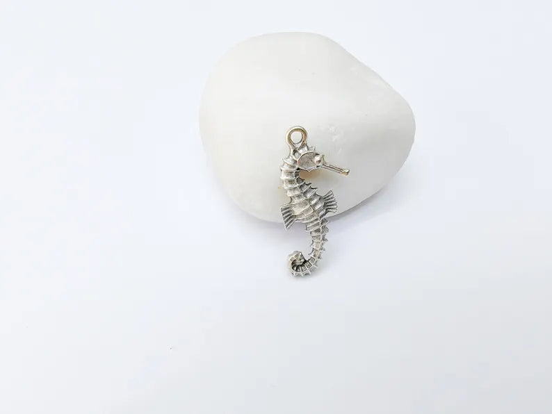 Seahorse Charm, Silver Ocean Pendant, Beach Jewelry Supply, Nautical Boho Charm, Sea Life Pendant, Antique Silver Plated 34x14mm G37225