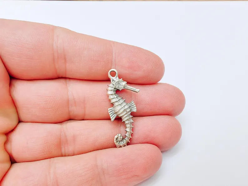 Seahorse Charm, Silver Ocean Pendant, Beach Jewelry Supply, Nautical Boho Charm, Sea Life Pendant, Antique Silver Plated 34x14mm G37225