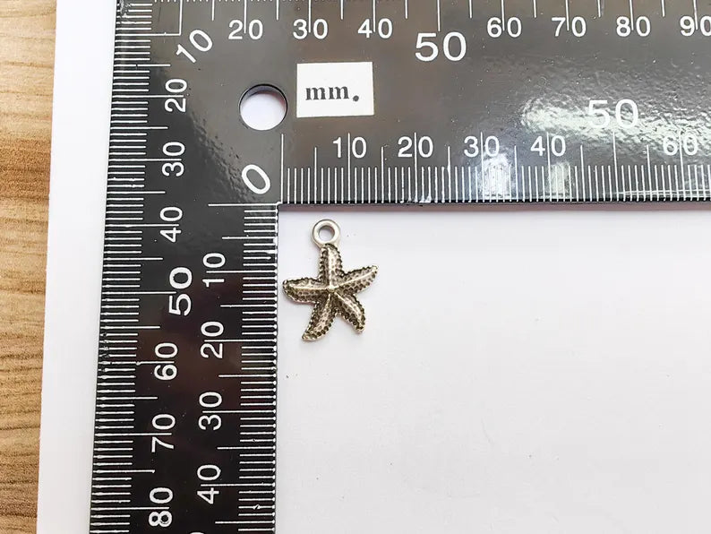 5 Starfish Charm, Silver Sea Star Pendant, Nautical Boho Beach Jewelry Supply, Ocean Theme Pendant, Antique Silver Plated 18x14mm G37237