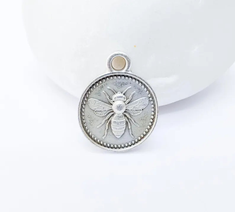 5 Bee Charms, Double Sided Pendant, Reversible Earring Charm, Boho Bracelet Charms, Nature Insect Charm, Antique Silver Plated 17x13mm G37207