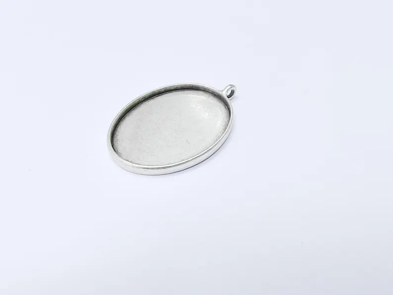 Large Oval Pendant Blanks, Resin Bezel Bases, Mosaic Mountings, Dry flower Frame, Polymer Clay base, Antique Silver Plated( 50x40 mm) G37239