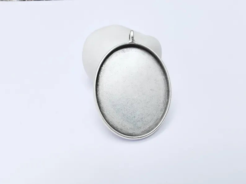 Large Oval Pendant Blanks, Resin Bezel Bases, Mosaic Mountings, Dry flower Frame, Polymer Clay base, Antique Silver Plated( 50x40 mm) G37239