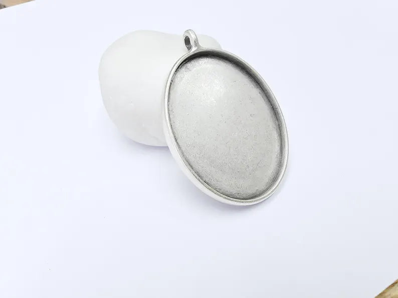 Large Oval Pendant Blanks, Resin Bezel Bases, Mosaic Mountings, Dry flower Frame, Polymer Clay base, Antique Silver Plated( 50x40 mm) G37239