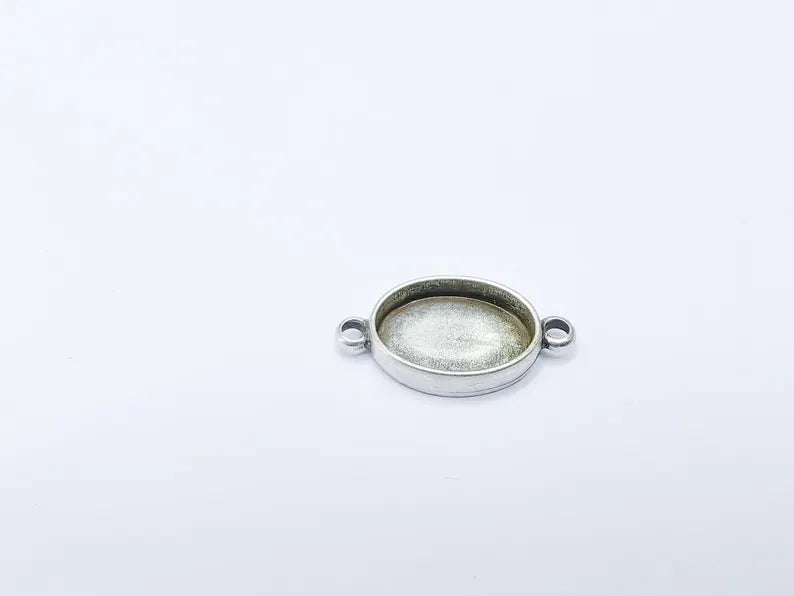Oval Connector Bezel, Resin Pendant Blank Base, Mosaic Mounting, Dry flower Frame, Polymer Clay base, Antique Silver Plated (18x13mm) G37243