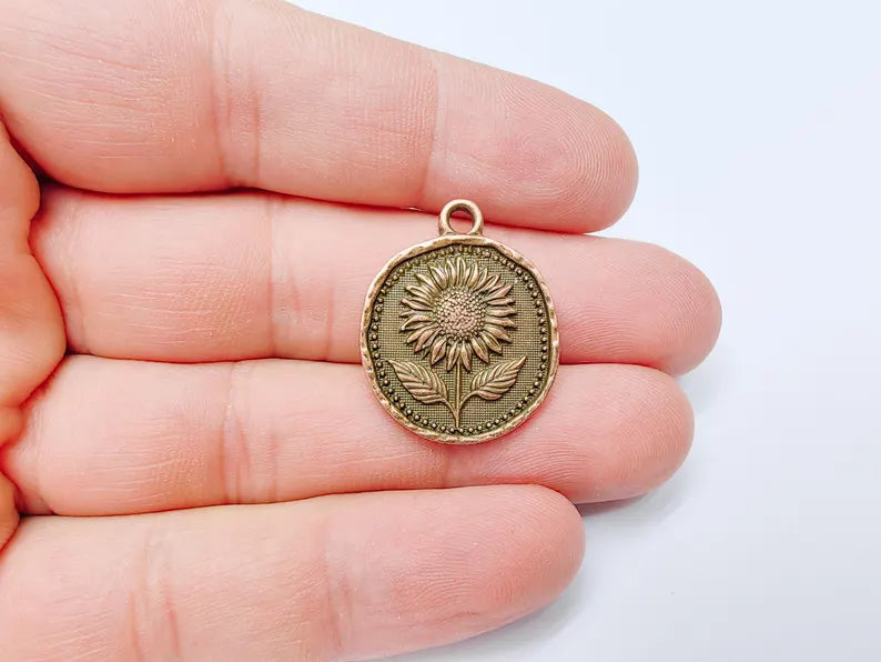 Sunflower Charm Pendant, Flower Earring, Floral Medallion, Botanical Jewelry Supply, Sunflower Necklace Antique Copper Plated 27x22mm G37253