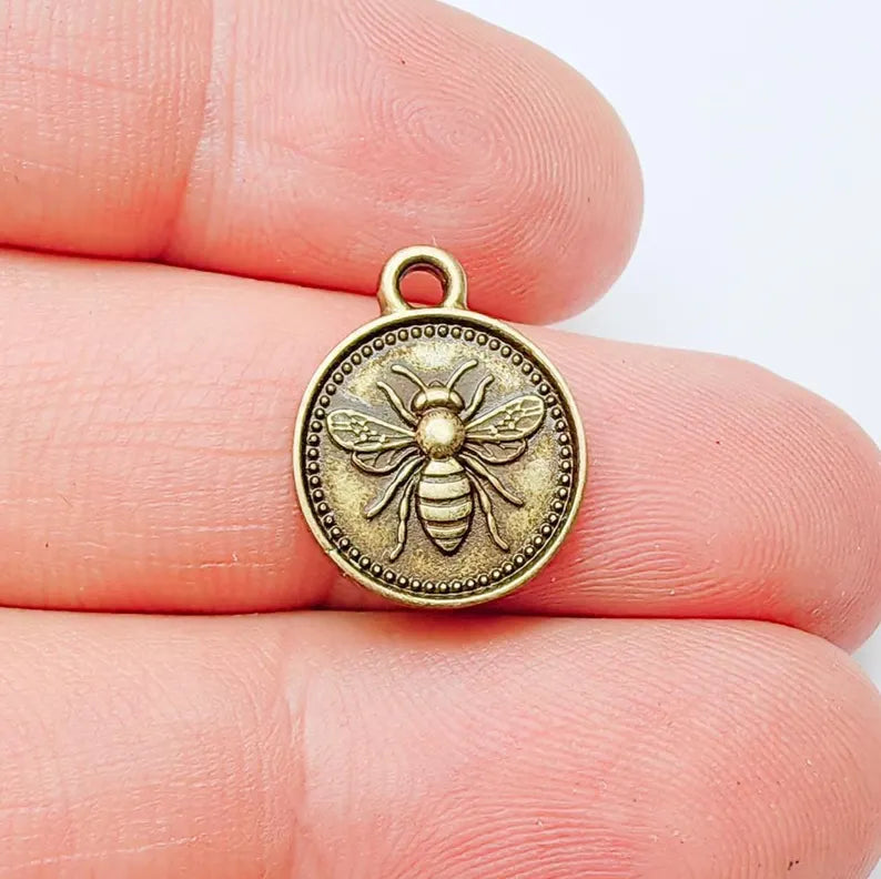 5 Bee Charms, Double Sided Pendant, Reversible Earring Charm, Boho Bracelet Charms, Nature Insect Charm, Antique Bronze Plated 17x13mm G37267
