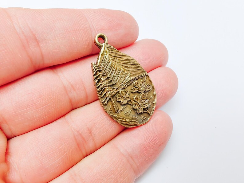 Mountain Flower Pendant, Nature Boho Charm, Rustic Outdoor Necklace, Wildflower Adventure, Antique Bronze Plated Zamac 39x23mm G37280