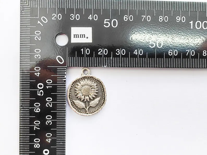 Sunflower Pendant Charm, Flower Earring, Floral Medallion, Botanical Jewelry Supply, Sunflower Necklace Antique Silver Plated 27x22mm G37158
