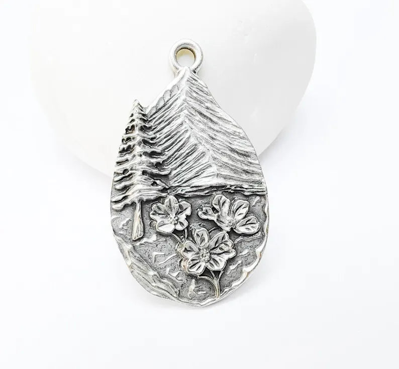 Mountain Flower Pendant, Nature Boho Charm, Rustic Outdoor Necklace, Wildflower Adventure, Antique Silver Plated Zamac 39x23mm G37161