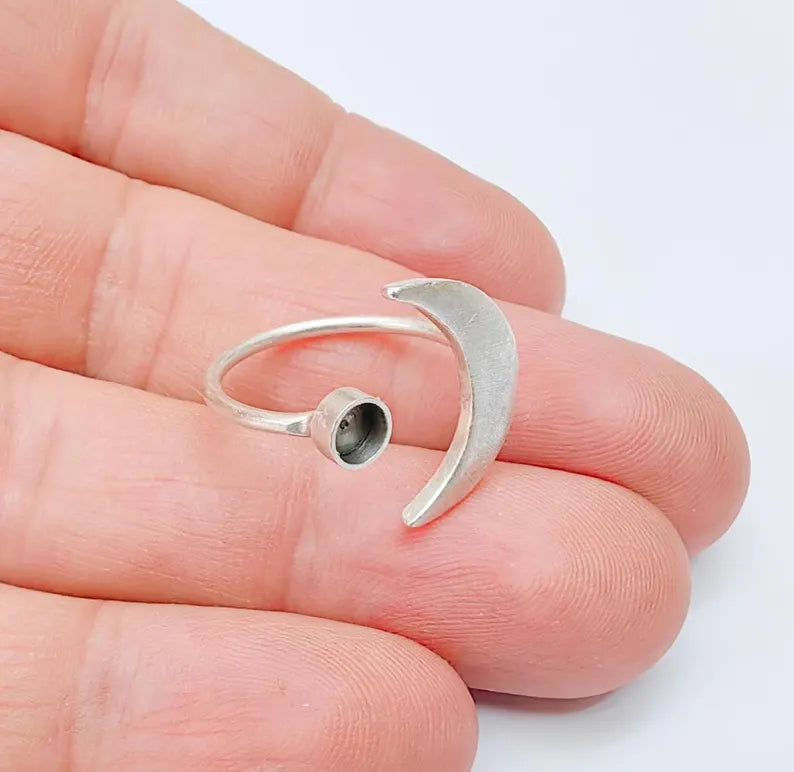Crescent Ring Settings, Moon Ring Bezels, Resin Blanks, Cabochon Frames Bases, Mosaic Mountings, Antique Silver Plated Brass (4mm) G37169