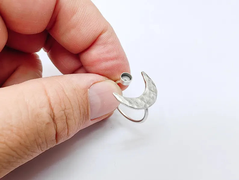 Hammered Crescent Ring Settings, Moon Ring Bezels, Resin Blanks, Cabochon Frames Base Mountings, Antique Silver Plated Brass (4mm) G37172