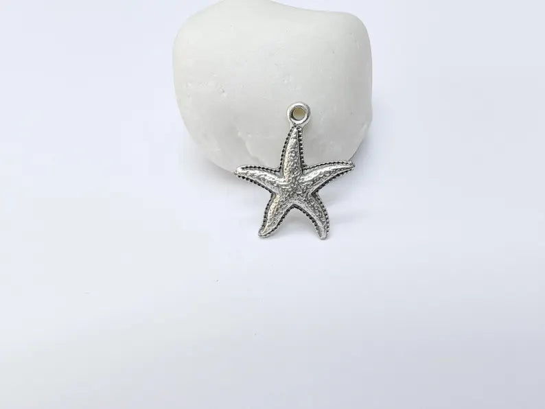 5 Starfish Charm, Silver Sea Star Pendant, Nautical Boho Beach Jewelry Supply, Ocean Theme Pendant, Antique Silver Plated 26x23mm G37183