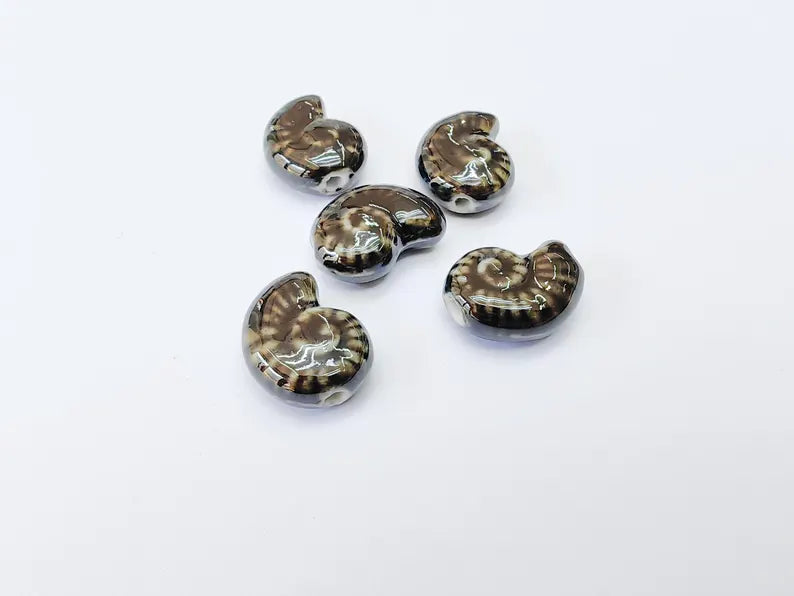 Black Porcelain Nautilus Beads, Ceramic Shell Bead, Summer Sea Bead, Ocean Jewelry Supply, Beach Theme Beads, Ammonite Beads 20x16mm G37175