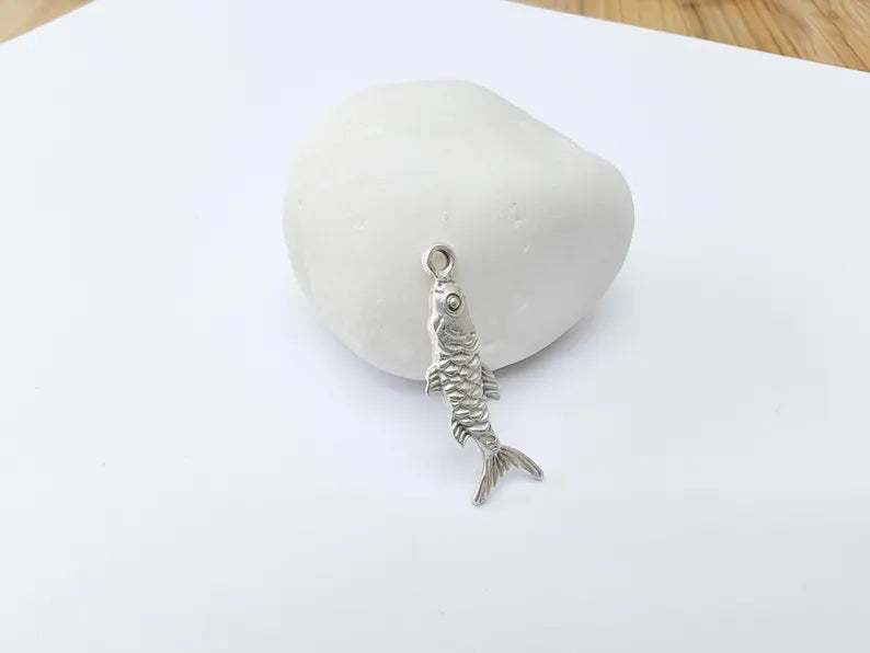 2 Fish Charm Charm Pendant, Ocean Fish Jewelry Supply, Beach Nautical Boho Pendant, Fishing Jewelry, Antique Silver Plated 33x10mm G37177