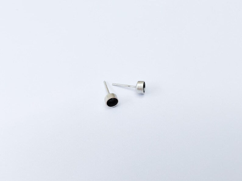 Earring Stud Base Blank Base, Earring Post, Ear Setting Resin Bezel, Cabochon Mounting, Antique Silver Plated Brass (4mm blanks) G37178