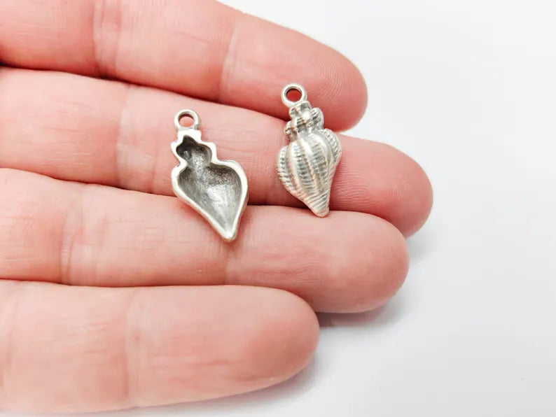4 Conch Shell Charm Pendant, Sea Shell Beach Jewelry Supply, Ocean Boho Charm, Marine Nautical Pendant, Antique Silver Plated 23x10mm G37180