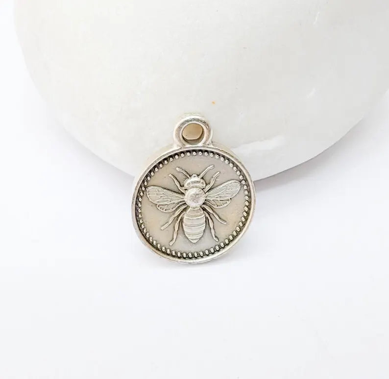 5 Bee Charms, Double Sided Pendant, Reversible Earring Charm, Boho Bracelet Charms, Nature Insect Charm, Antique Silver Plated 17x13mm G37207