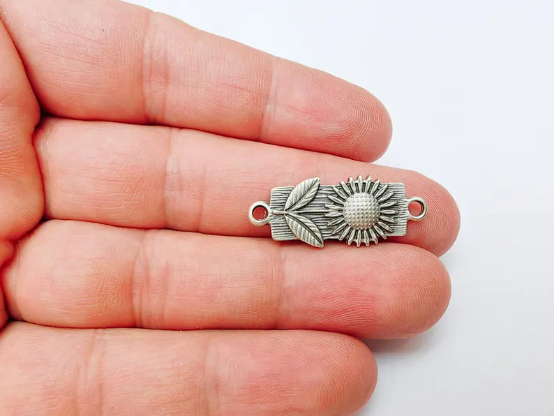 2 Sunflower Charm Connector , Floral Pendant, Herb Earring Charms, Sunflower Dangle Necklace Part, Antique Silver Plated 32x12mm G37212
