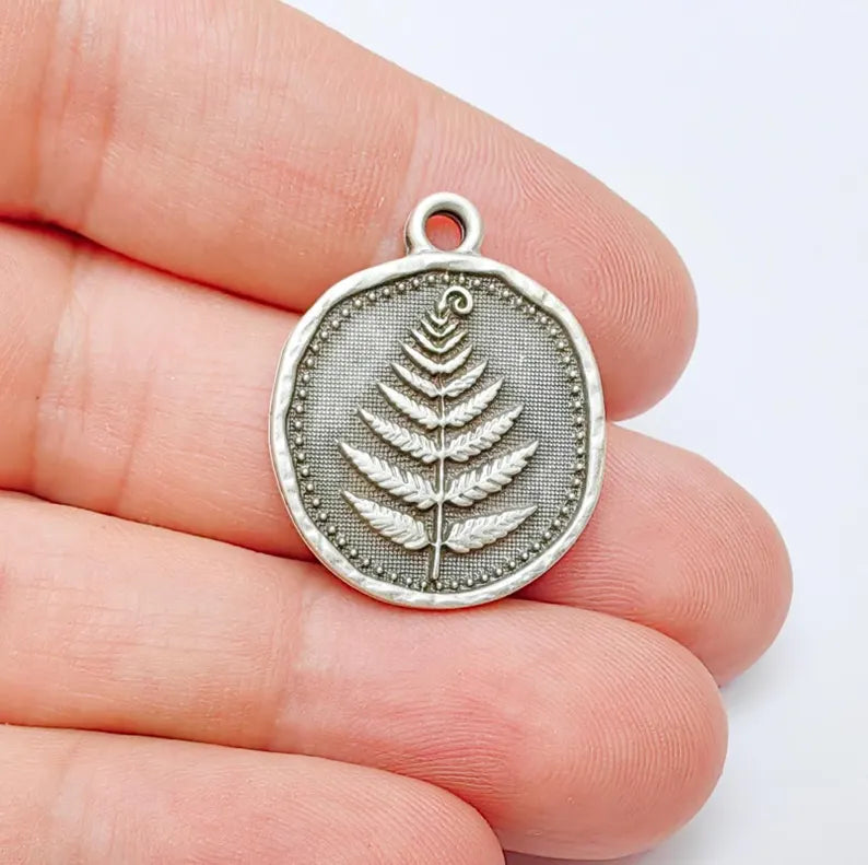 Fern Leaf Pendant Charm, Oval Oval Jewelry, Nature Plant Medallion Necklace, Forest Leaf Earring, Antique Silver Plated 27x22mm G37216