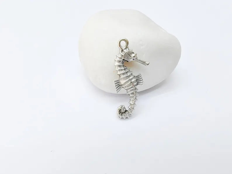 Seahorse Charm, Silver Ocean Pendant, Beach Jewelry Supply, Nautical Boho Charm, Sea Life Pendant, Antique Silver Plated 34x14mm G37225