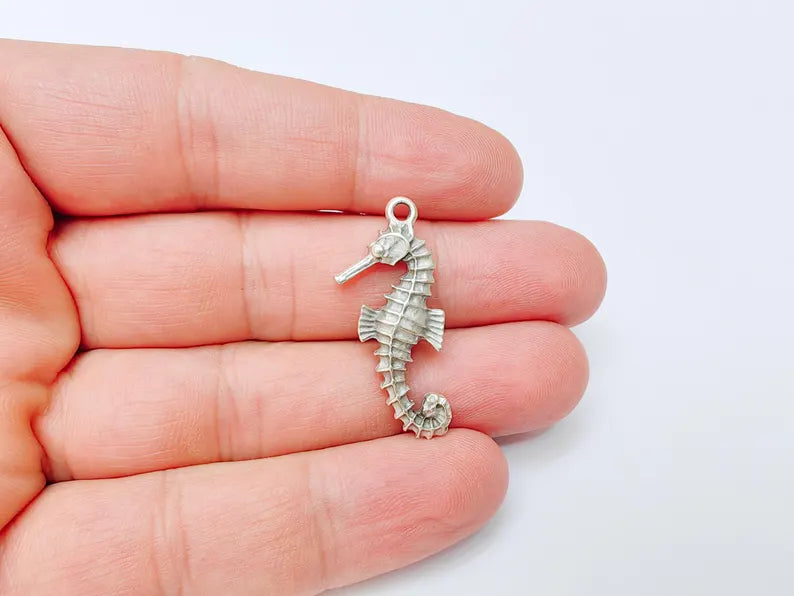 Seahorse Charm, Silver Ocean Pendant, Beach Jewelry Supply, Nautical Boho Charm, Sea Life Pendant, Antique Silver Plated 34x14mm G37225