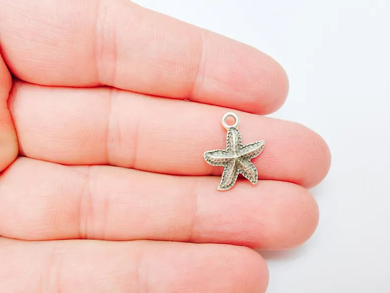 5 Starfish Charm, Silver Sea Star Pendant, Nautical Boho Beach Jewelry Supply, Ocean Theme Pendant, Antique Silver Plated 18x14mm G37237